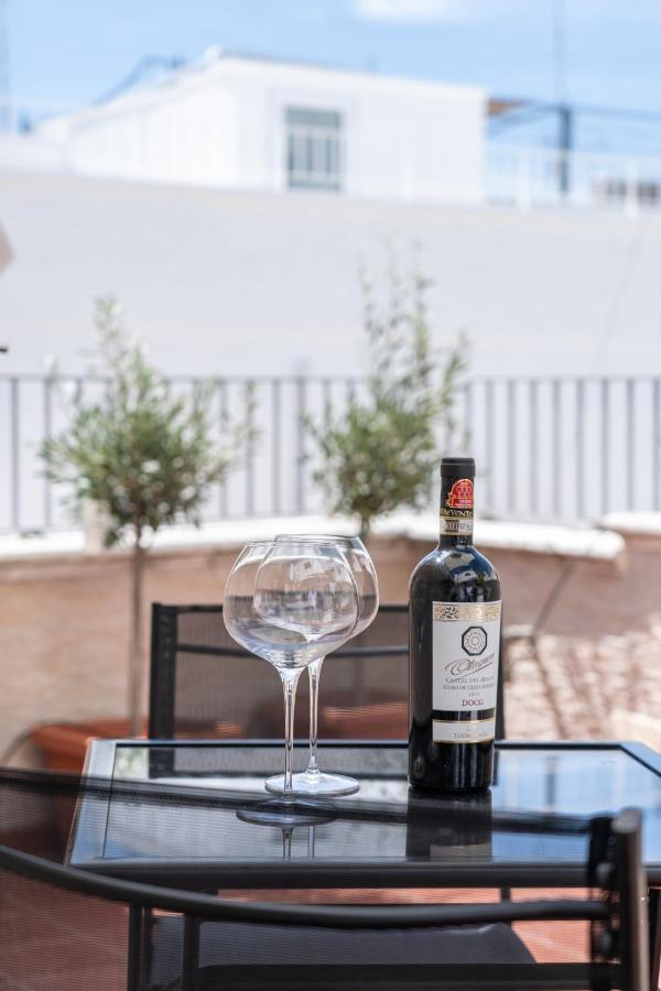 Wineart House, Terracielo Indipendente Nel Centro Di Monopoli Exterior foto